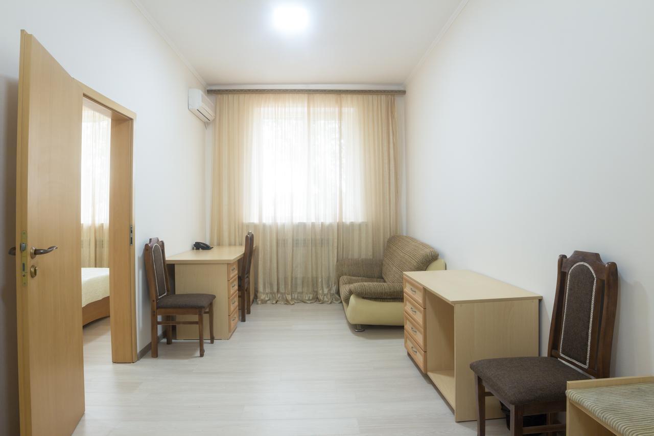 Hotel Alma Ata Zhosaly Exteriér fotografie